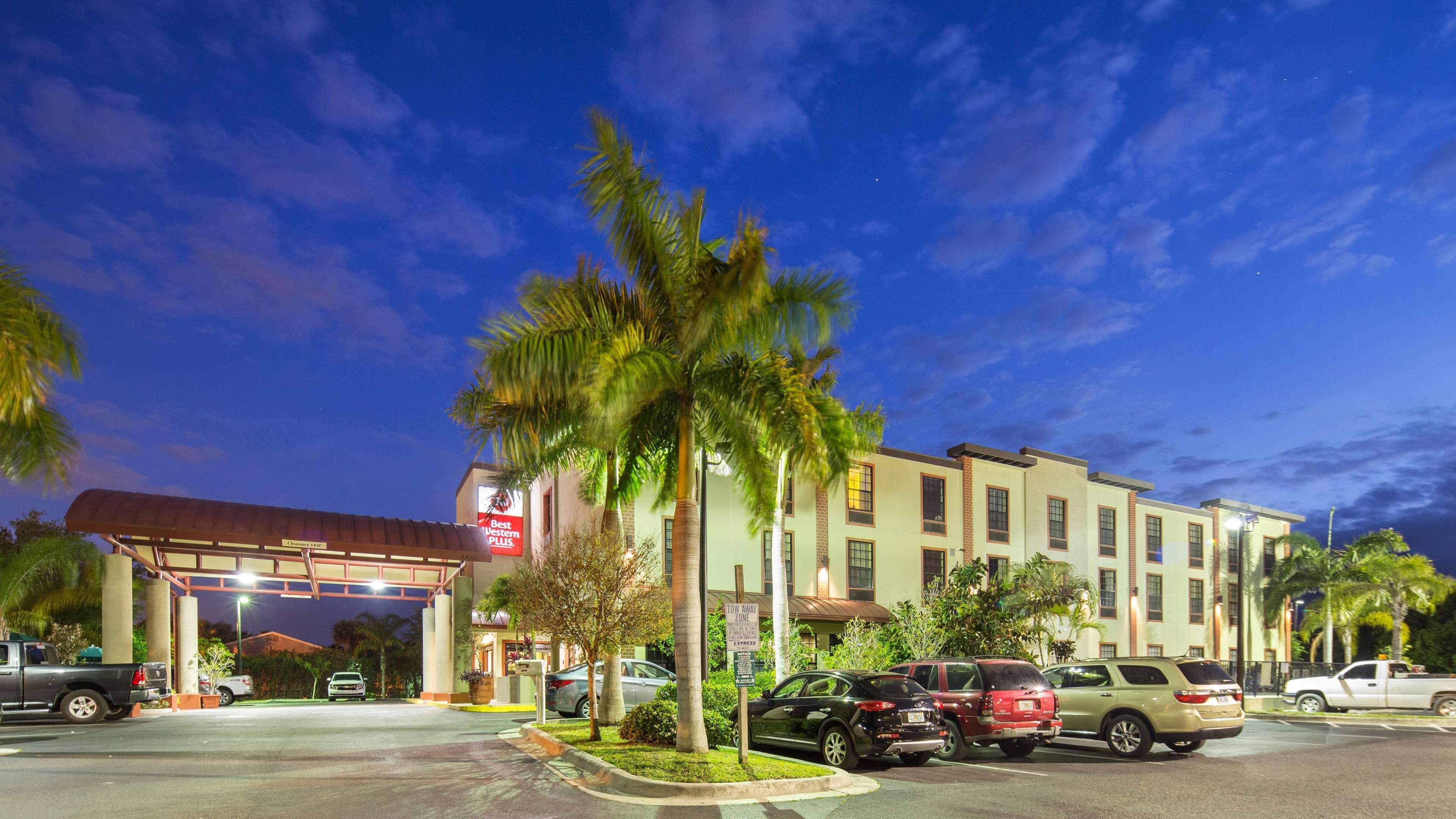 Best Western Plus Bradenton Gateway Hotel Ngoại thất bức ảnh